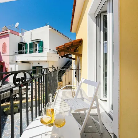Ciraccio Lägenhet Procida