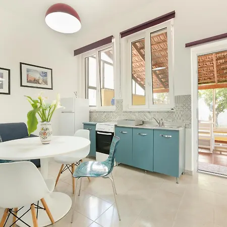 Ciraccio Apartment *